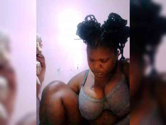 CreamyClit webcam