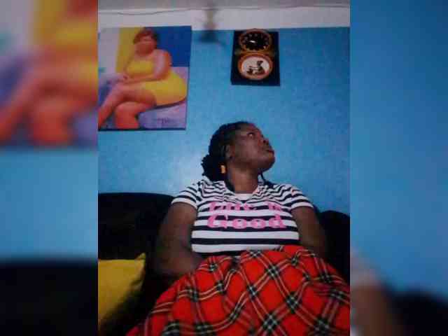 CreamyClit webcam