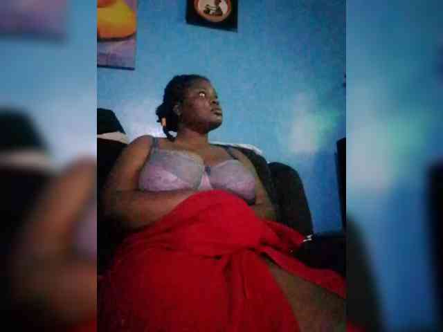 CreamyClit webcam