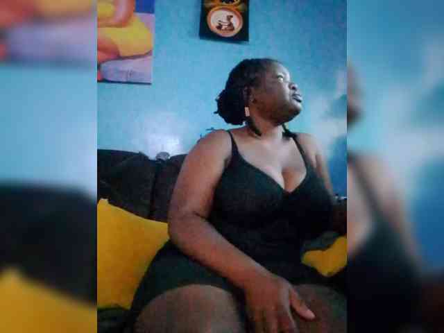 CreamyClit webcam