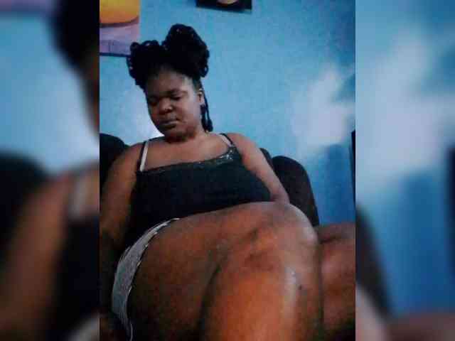 CreamyClit webcam