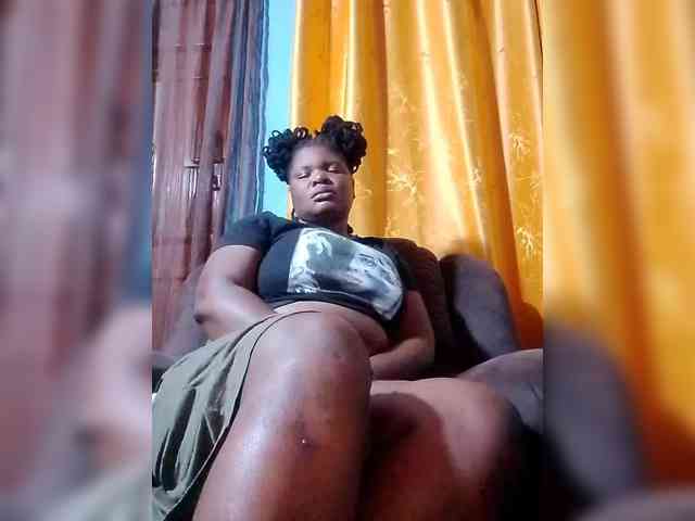 CreamyClit webcam