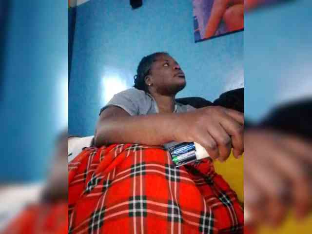 CreamyClit webcam