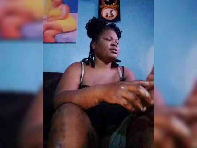 CreamyClit webcam