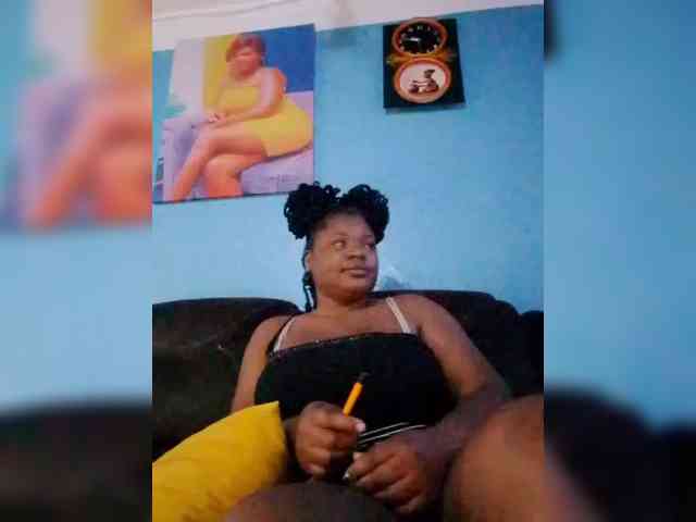 CreamyClit webcam