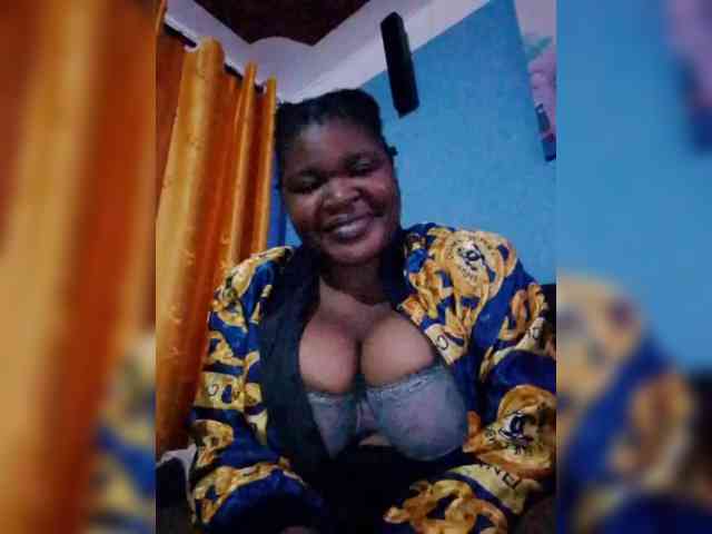 CreamyClit webcam
