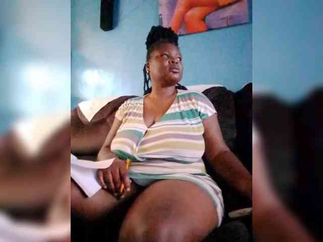 CreamyClit webcam
