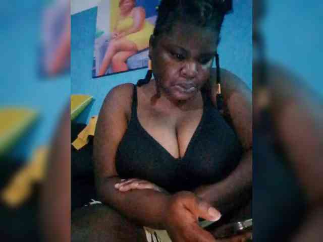 CreamyClit webcam