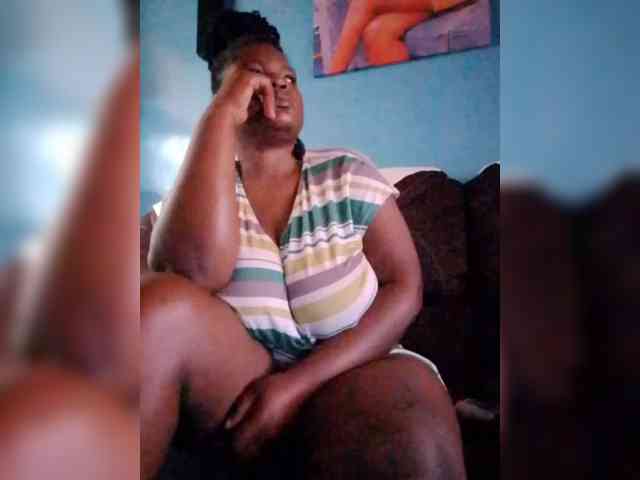CreamyClit webcam