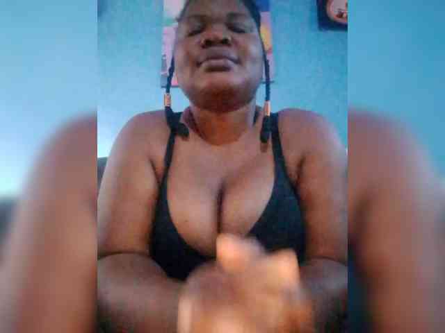 CreamyClit webcam