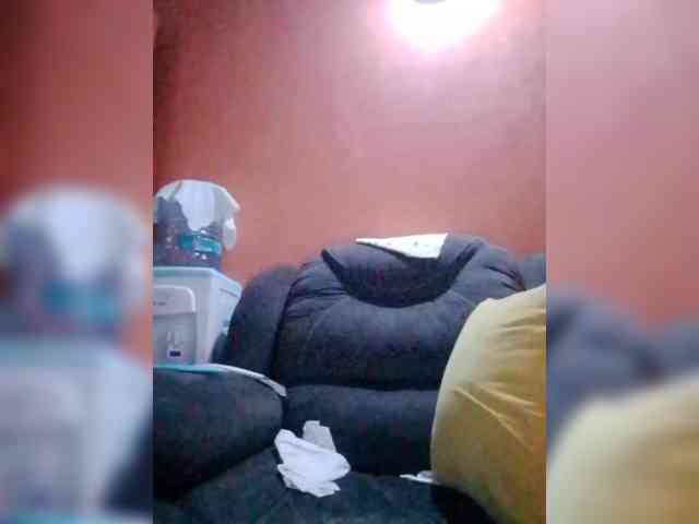 CreamyClit webcam