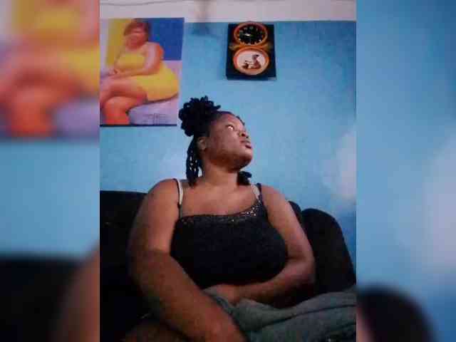 CreamyClit webcam