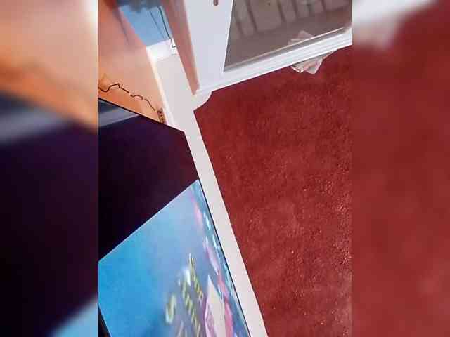CreamyClit webcam