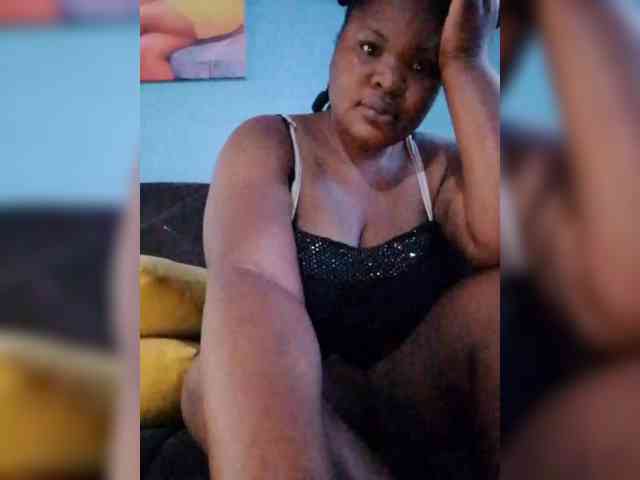 CreamyClit webcam