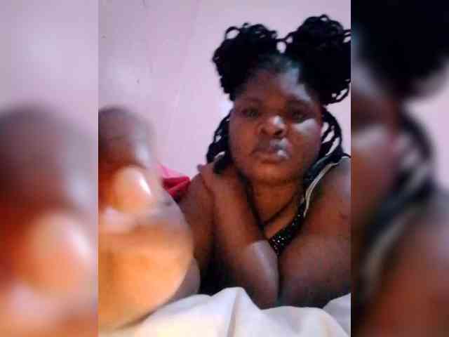 CreamyClit webcam