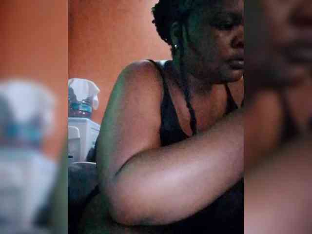 CreamyClit webcam