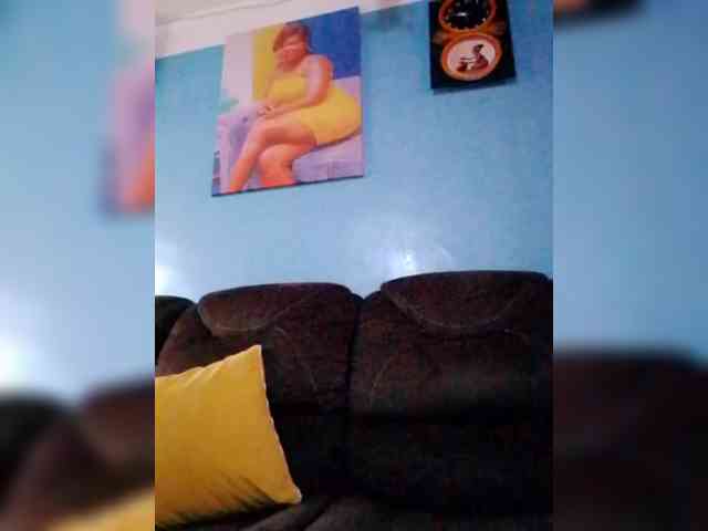 CreamyClit webcam