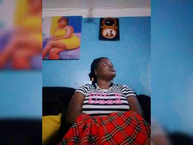 CreamyClit webcam