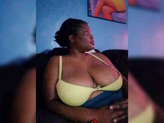 CreamyClit webcam