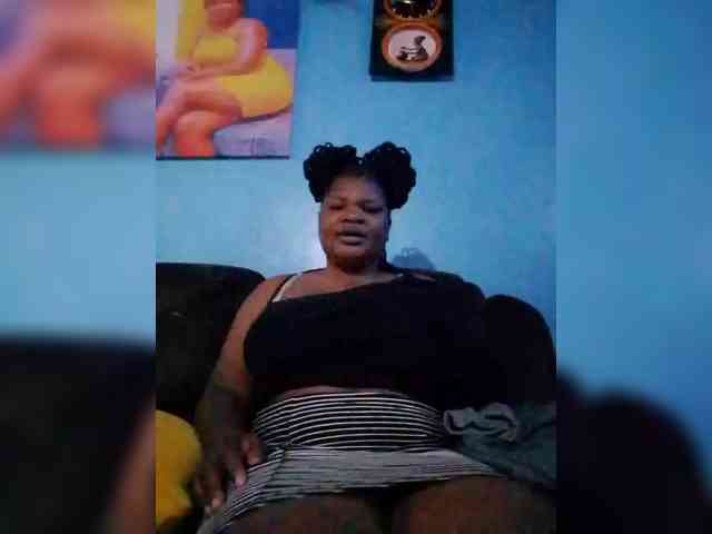 CreamyClit webcam