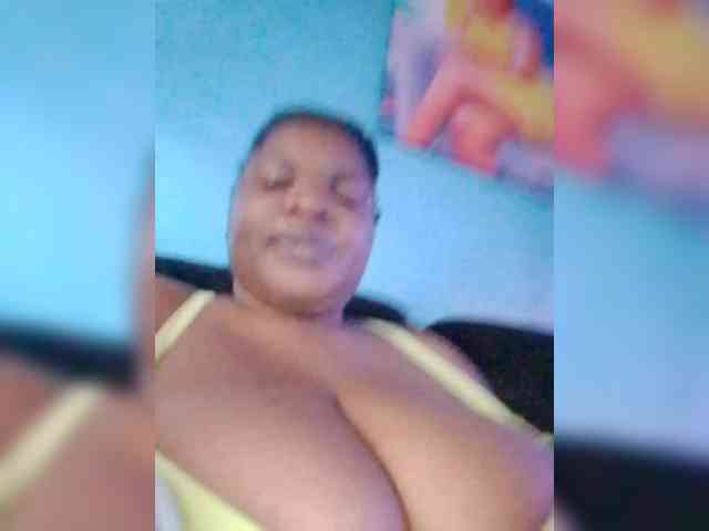 CreamyClit webcam