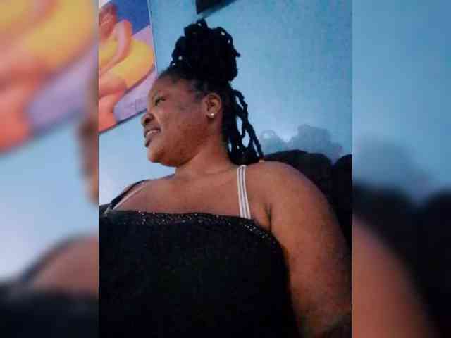 CreamyClit webcam