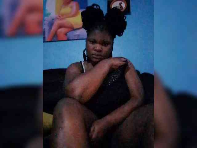 CreamyClit webcam