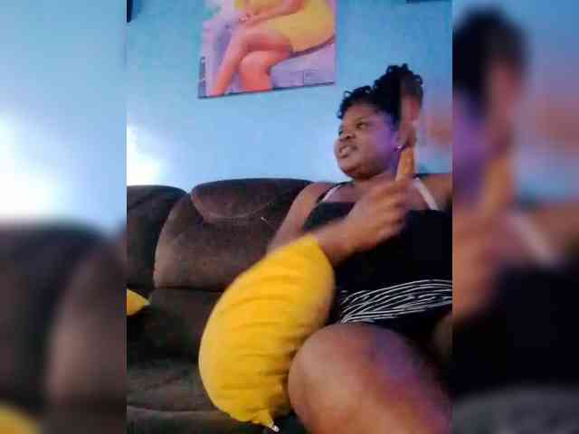 CreamyClit webcam