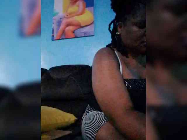 CreamyClit webcam