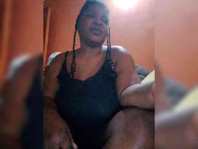 CreamyClit webcam