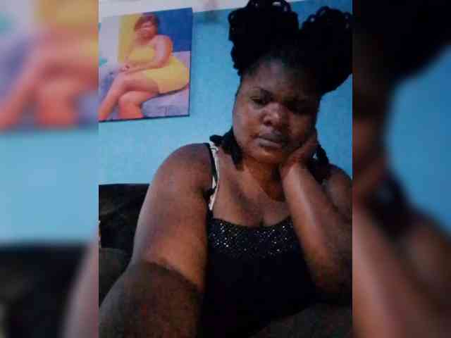CreamyClit webcam