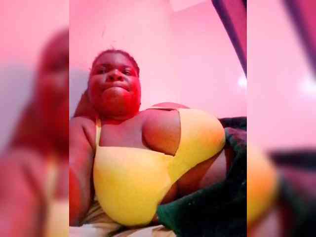 CreamyClit webcam