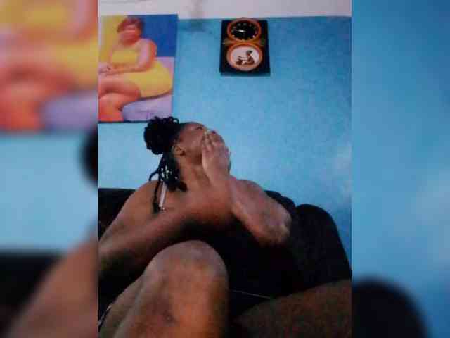 CreamyClit webcam