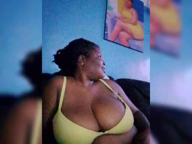CreamyClit webcam