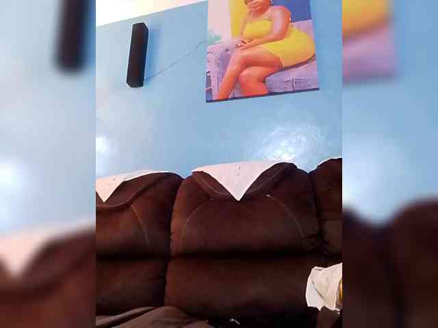 CreamyClit webcam