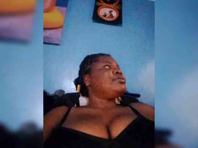 CreamyClit webcam