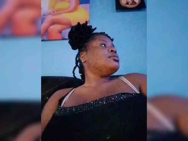 CreamyClit webcam