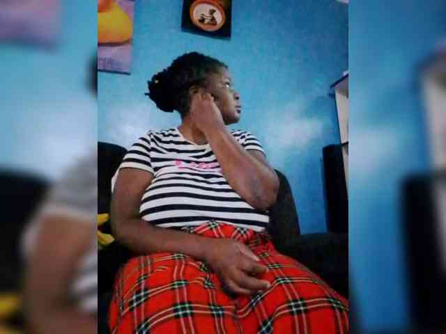 CreamyClit webcam