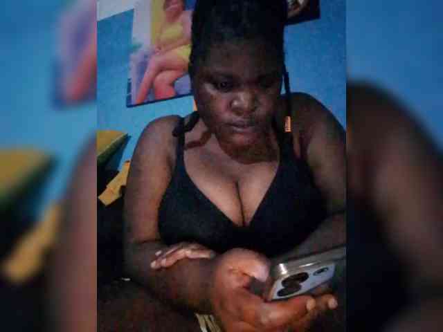 CreamyClit webcam