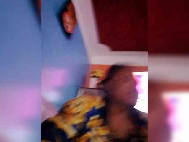 CreamyClit webcam
