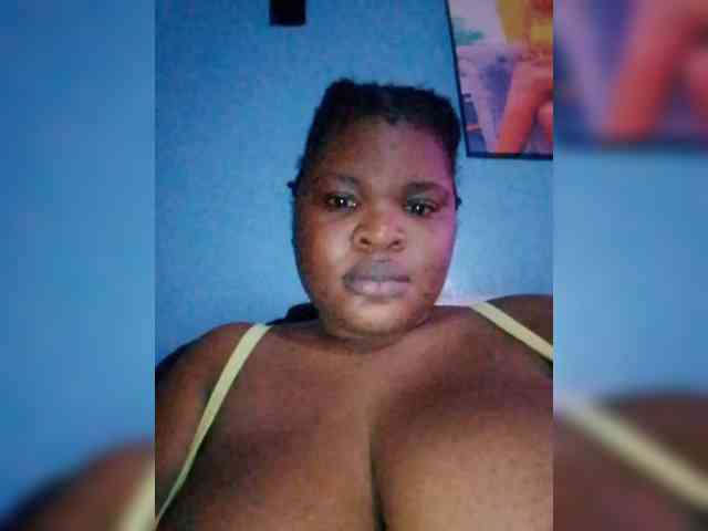 CreamyClit webcam