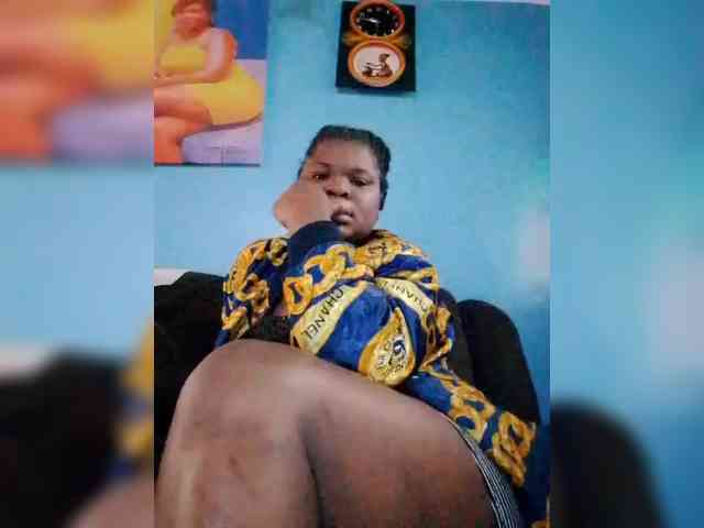 CreamyClit webcam