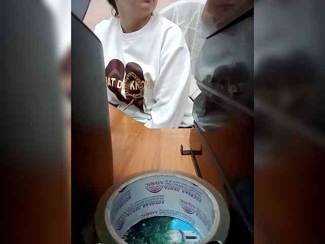 Molii-Molii35 webcam