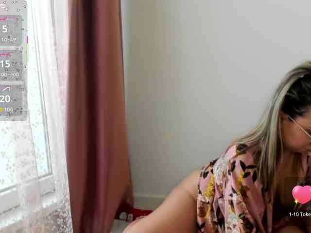 LadyLyanna25 webcam