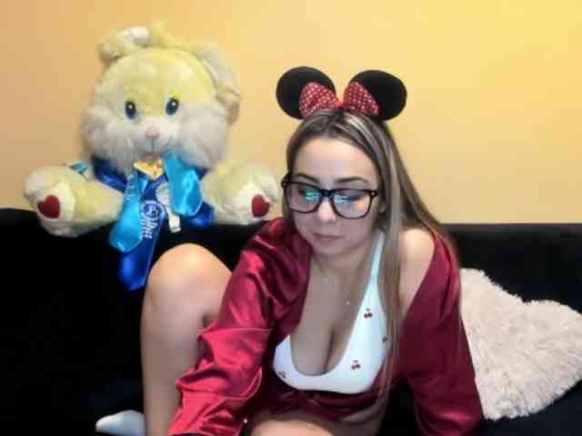 LadyLyanna25 webcam