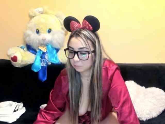 LadyLyanna25 webcam