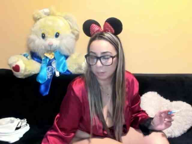 LadyLyanna25 webcam