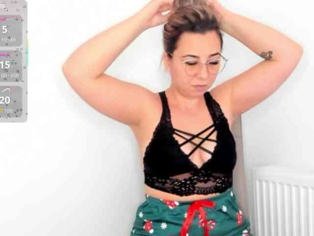 LadyLyanna25 webcam