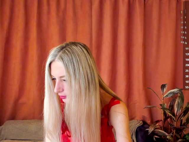 Skinnylady's BongaCams show and profile