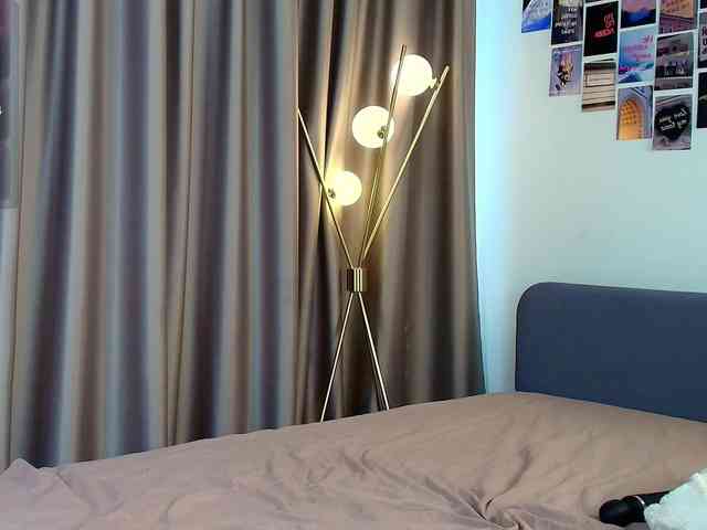 MiyaEvan webcam